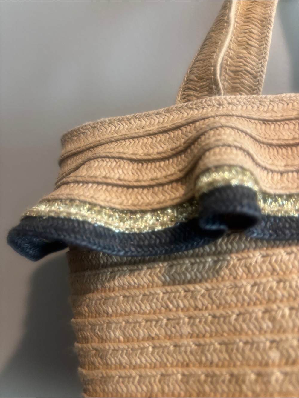 Straw Ruffle Tote Bag - Natural Beige - Picture 2 of 4